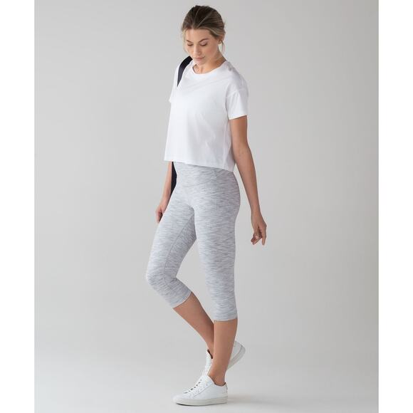 lululemon athletica Pants - Lululemon Wunder Under Hi-Rise 1/2 Tight Space Grey Alpine White 17" Crop Size 8
